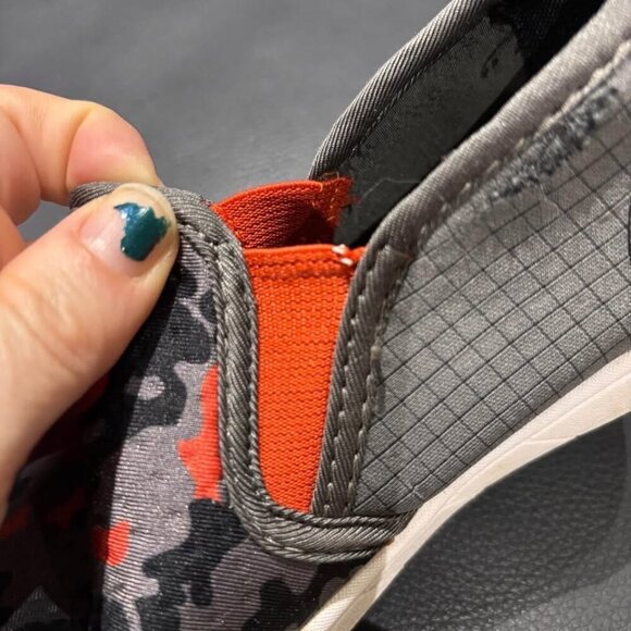 Bogs Kicker II Red/Grey Camo Slip Ons Sz 13 - Picture 6 of 8